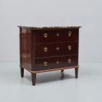 1184 3332 CHEST OF DRAWERS